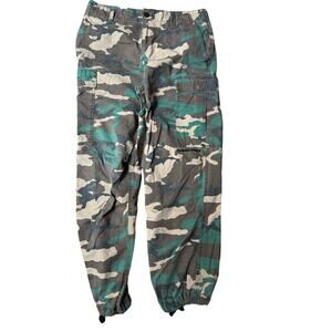 DC Shoe Cargo Camo Pants.   Baggy Fit.   31/32